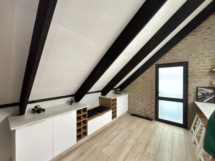 5 Bedroom Property for Sale in Grimbeeck Park North West